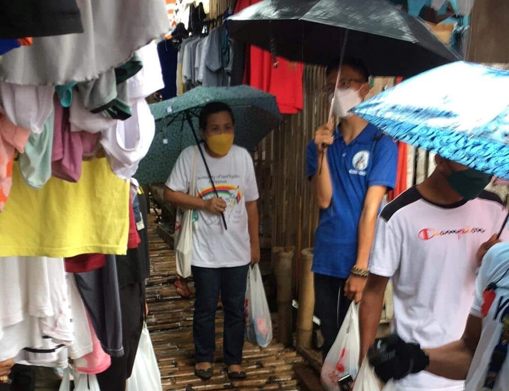 Al sud de les Filipines devastades per un tifó, hi arriba el #nadalperatothom de Sant'Egidio
